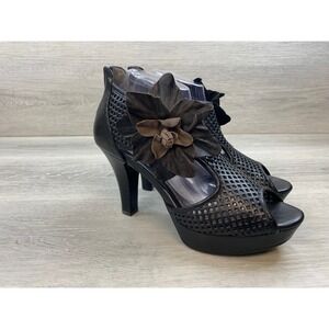 Sofft Women's Sandals Black Leather Laser Cut Flower Platform Heels Shoes